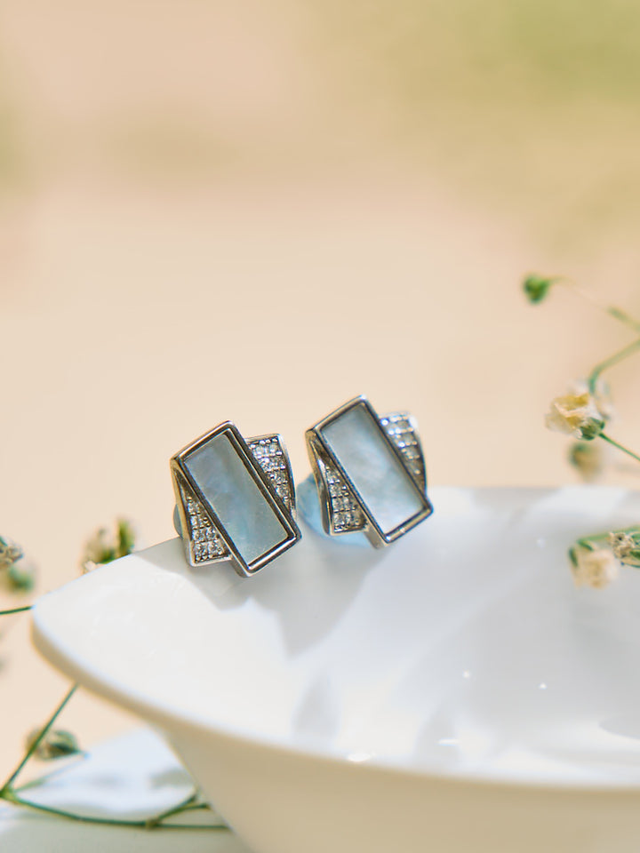 Mother Of Pearl Stone Stud