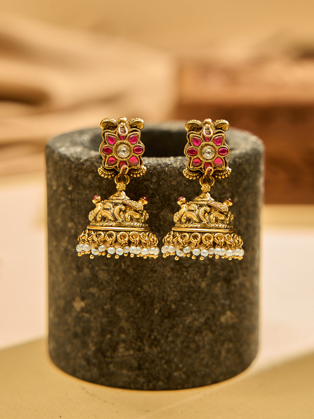 Sovereign Antique Majesty Jhumka