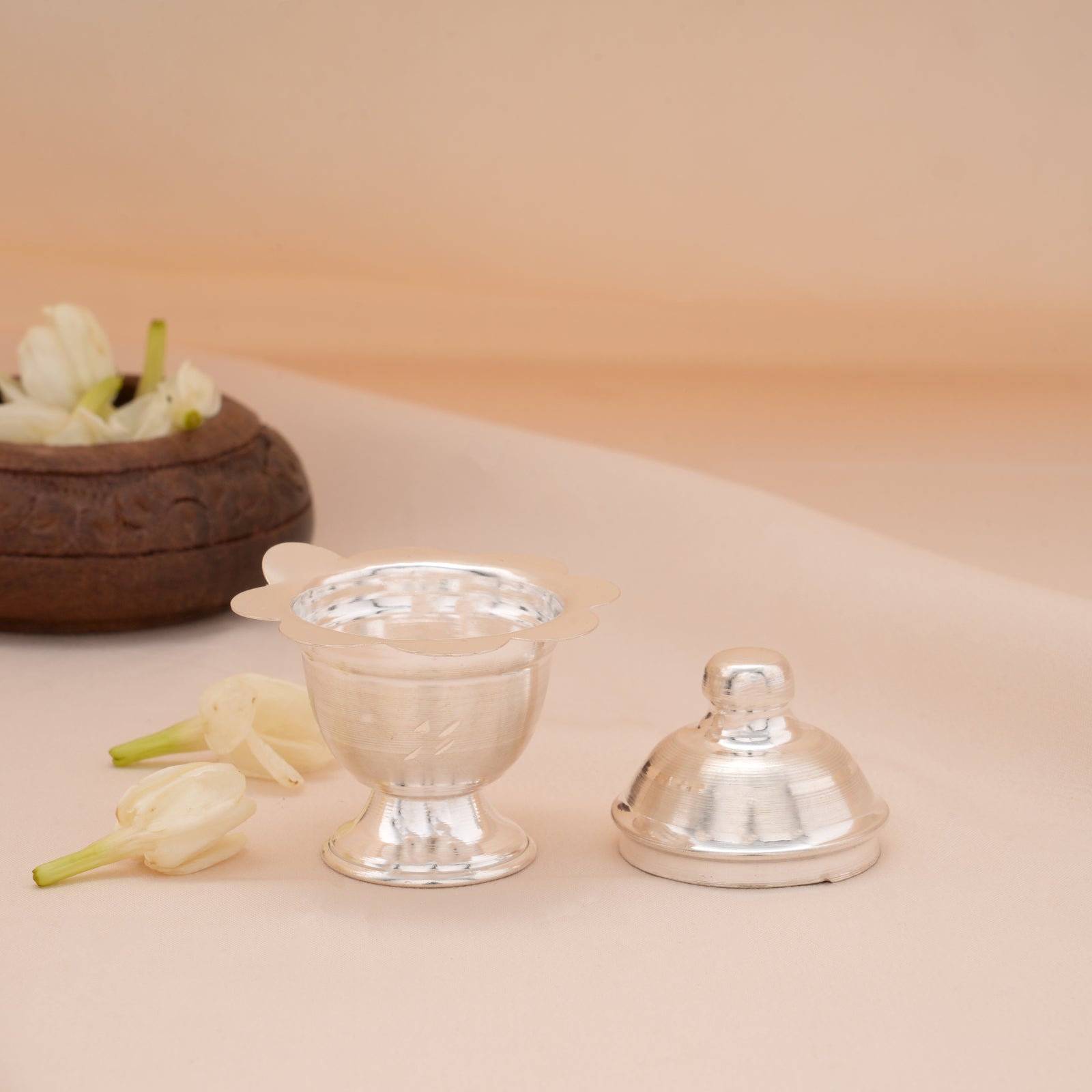 Minimalist Design Silver Kumkum Chimil