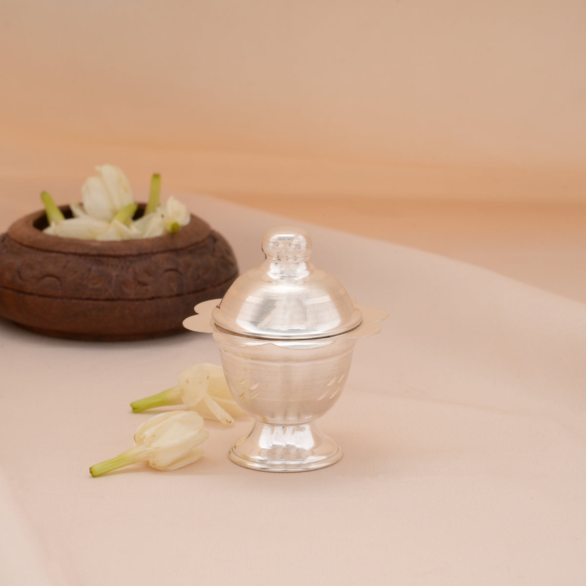 Minimalist Design Silver Kumkum Chimil