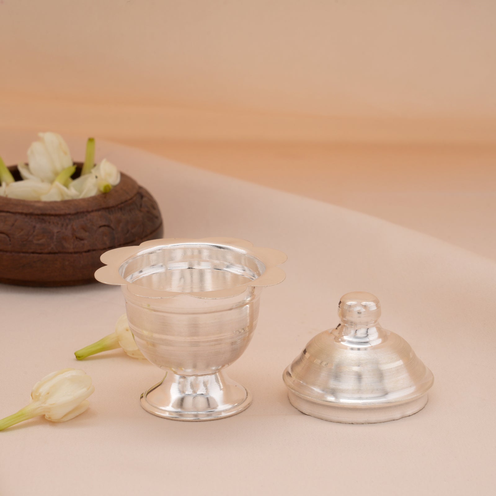 Tiny Line Design Silver Kumkum Chimil