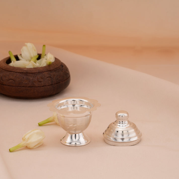 Cute Minimalist Design Silver Kumkum Chimil
