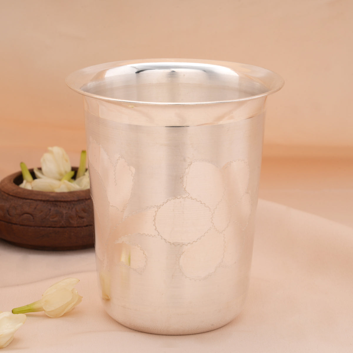 Classic Floral Design Silver Tumbler