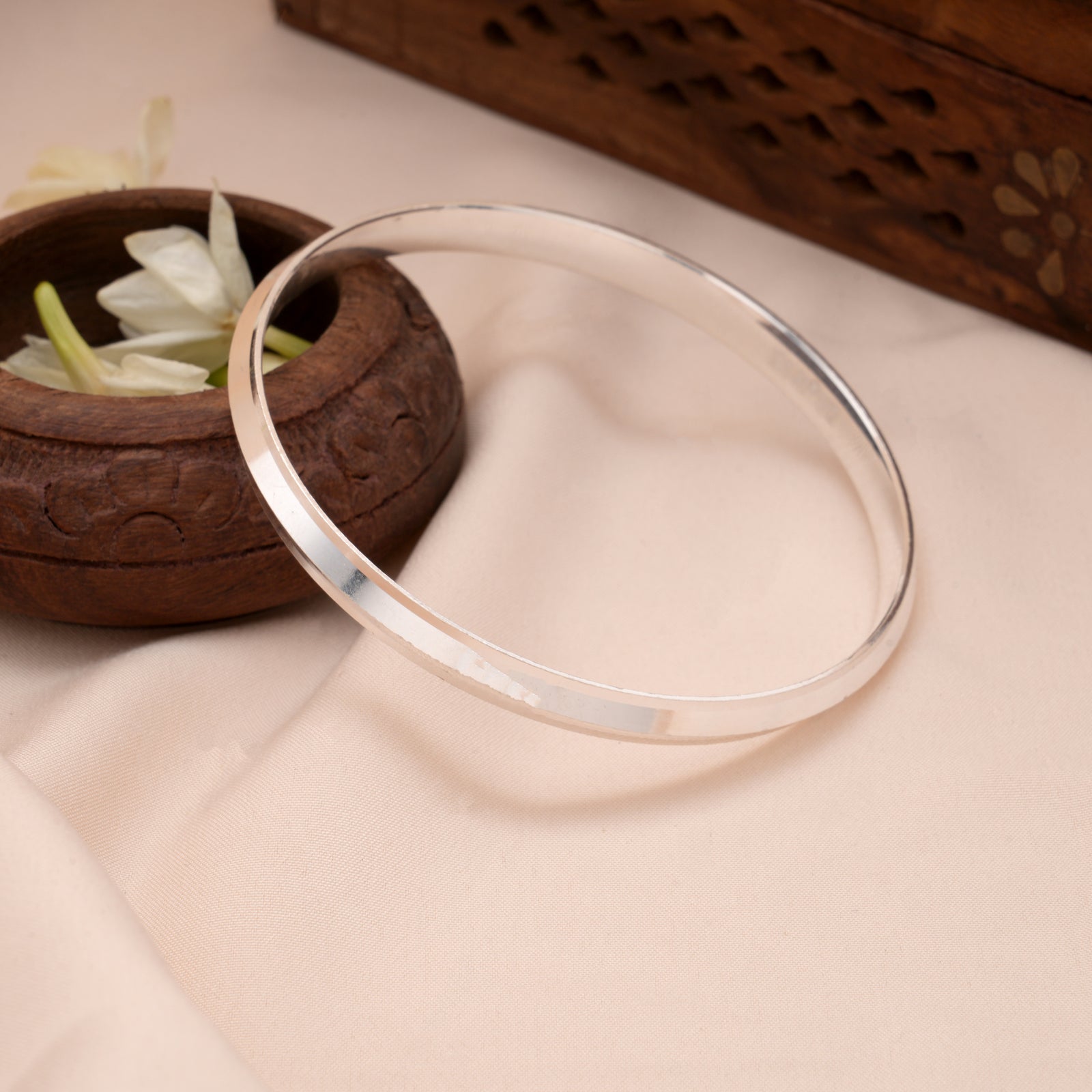 Modern Geometric Cut Silver Men's Kappu