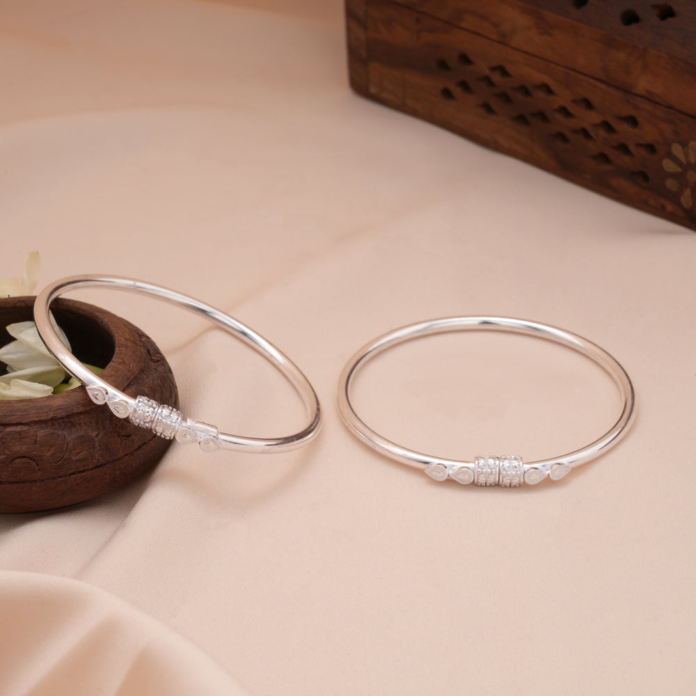 Fancy Tear Drop Design Silver Bangle