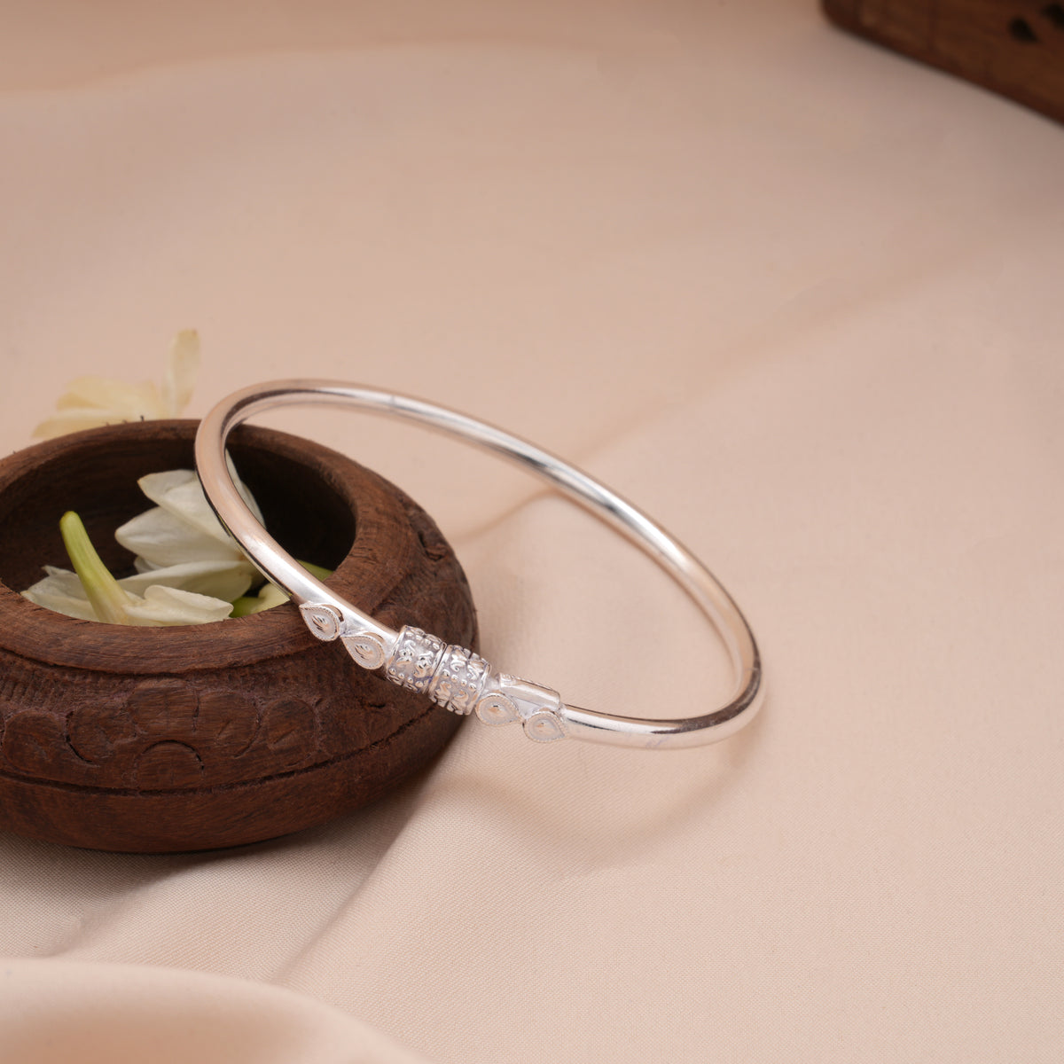 Fancy Tear Drop Design Silver Bangle