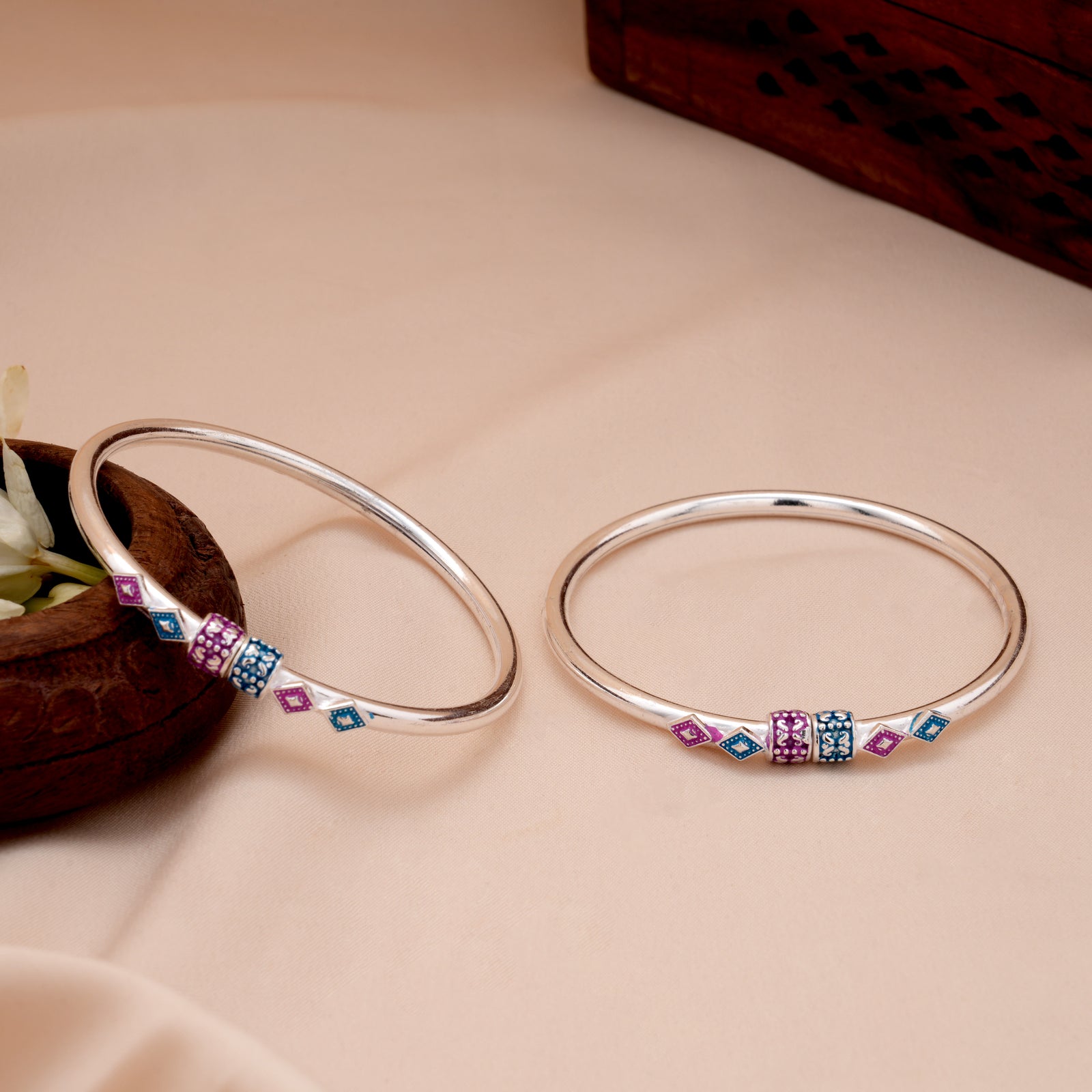 Geometric Enamel Silver Bangle Kappu