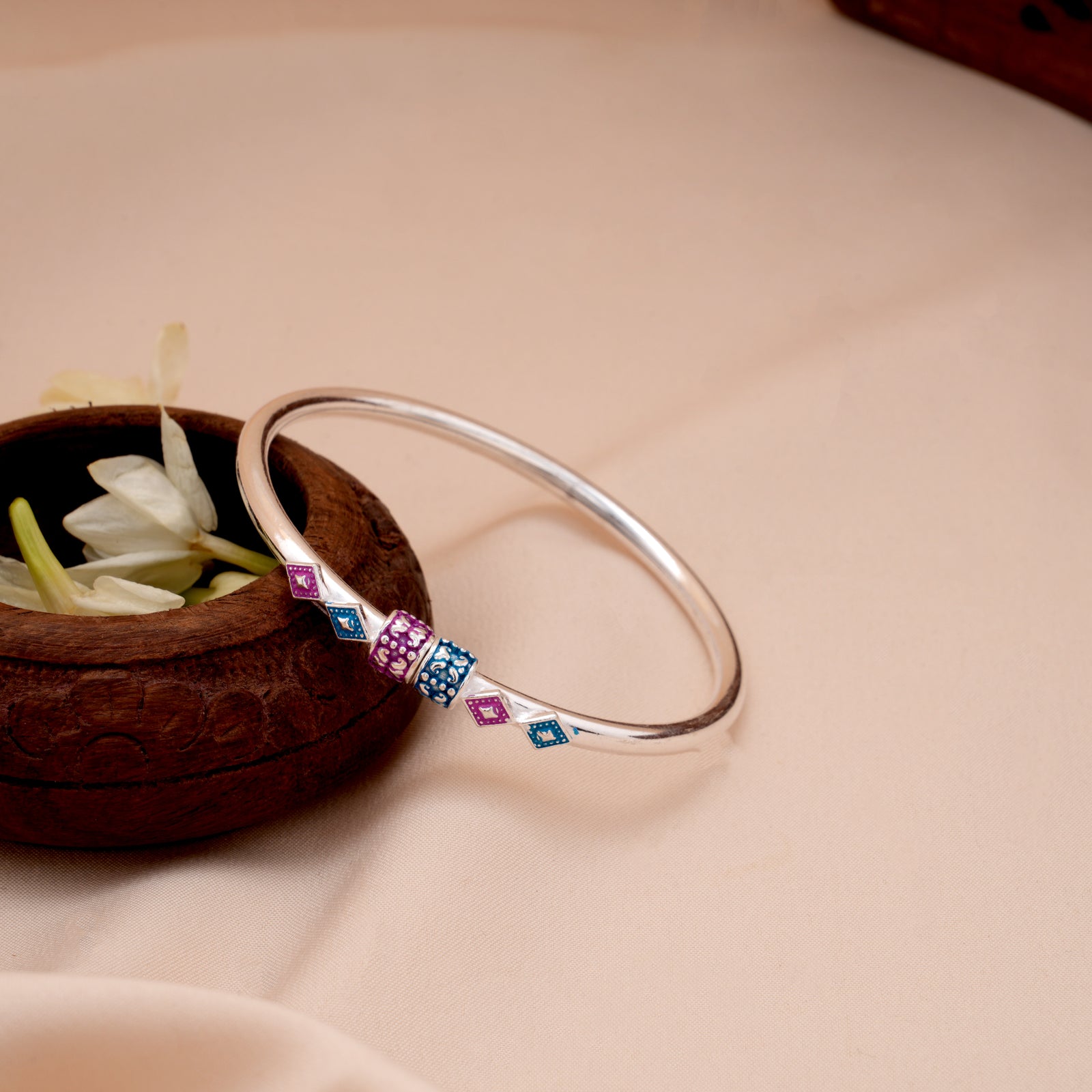 Geometric Enamel Silver Bangle Kappu