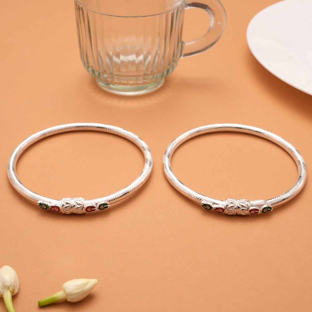 Dual Color Enamel Leaf Design Silver Bangles