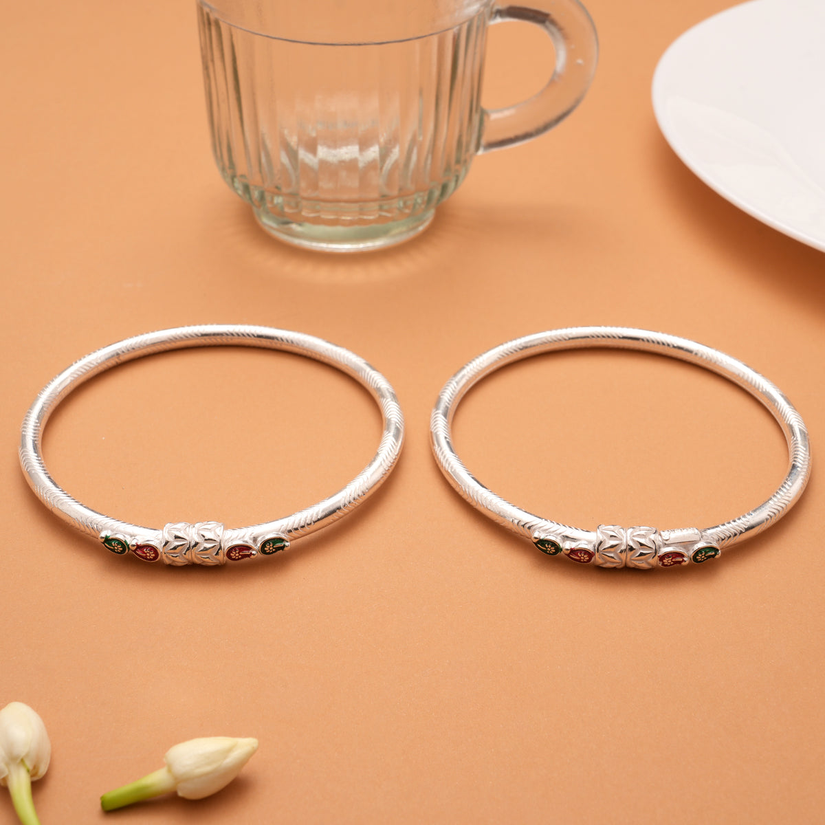 Dual Color Enamel Leaf Design Silver Bangles
