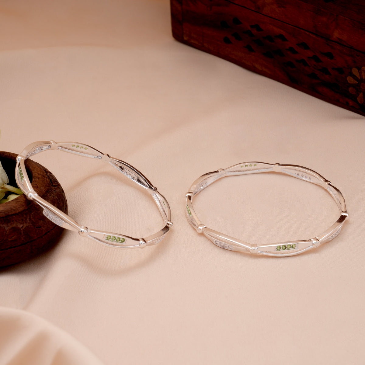 Classic Curve Design Silver Bangle Kappu
