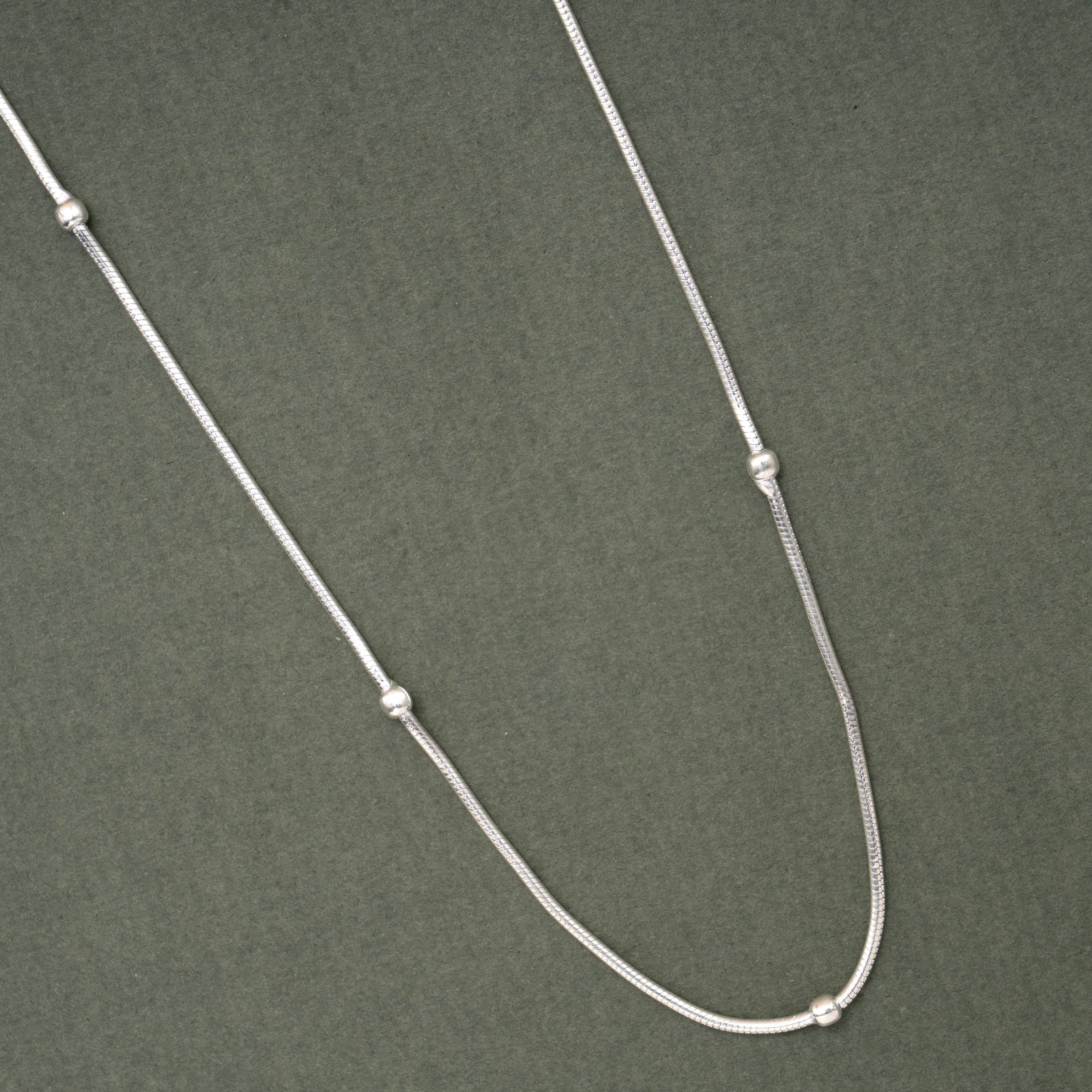 Fancy Ball Smooth Silver Women’s Chain