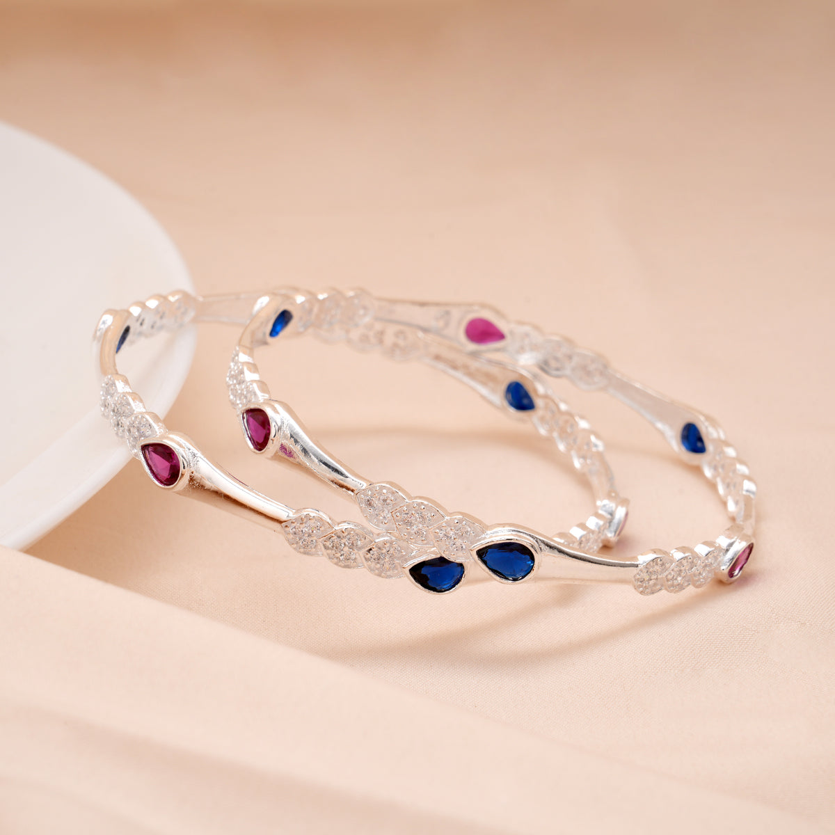 Beautiful Teardrops Stone Silver Bangle