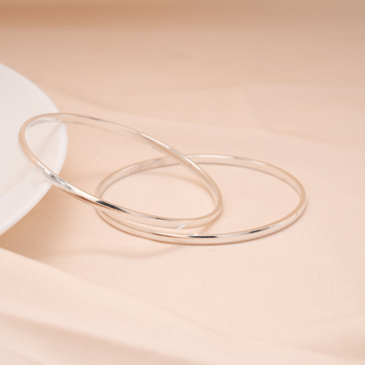 Premium Smooth Design Silver Bangle