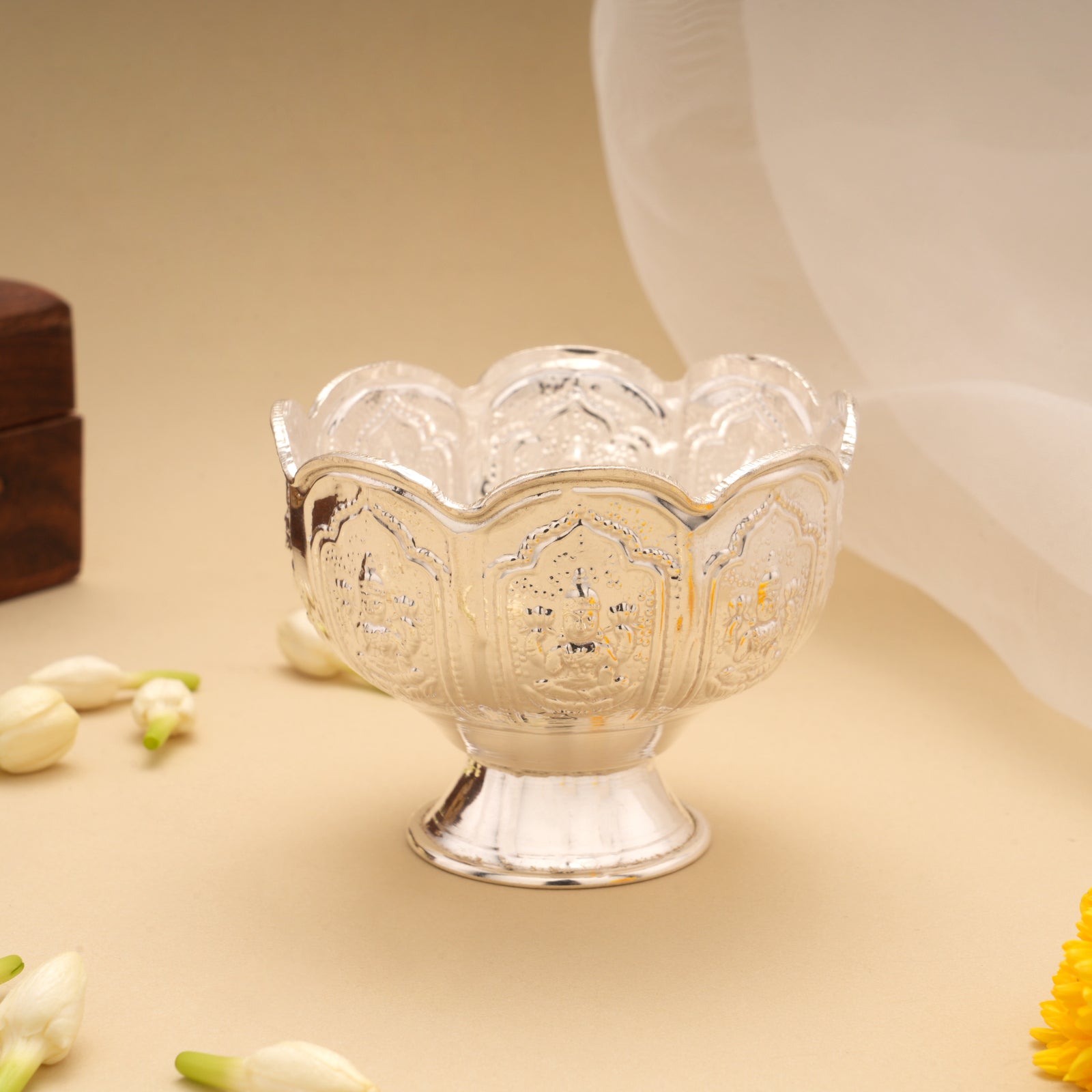 Classic Lakshmi Devi Lotus Silver Santhana Pela