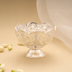 Minimal Lakshmi Silver Santhana Pela