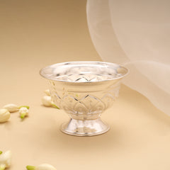 Lovely Lotus Leaf Design Silver Santhana Pela