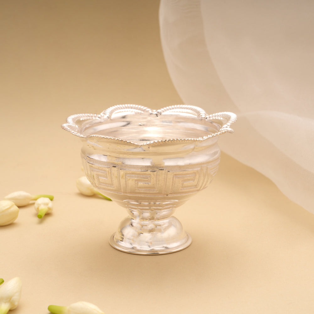 Beautiful Swirl Design Silver Santhana Pela