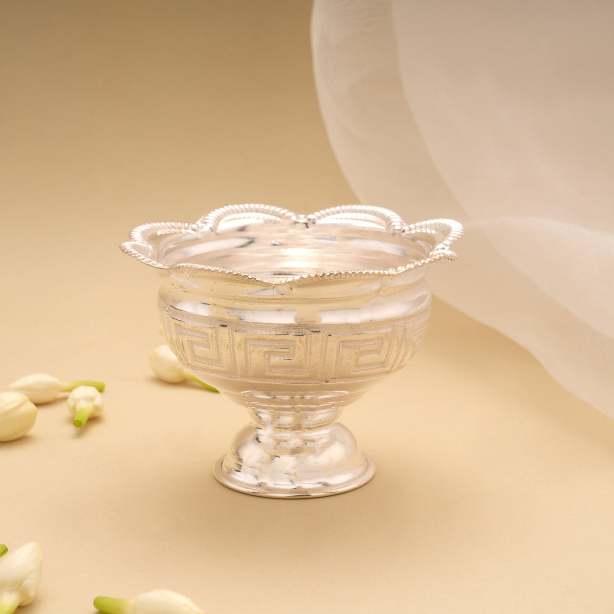 Beautiful Swirl Design Silver Santhana Pela