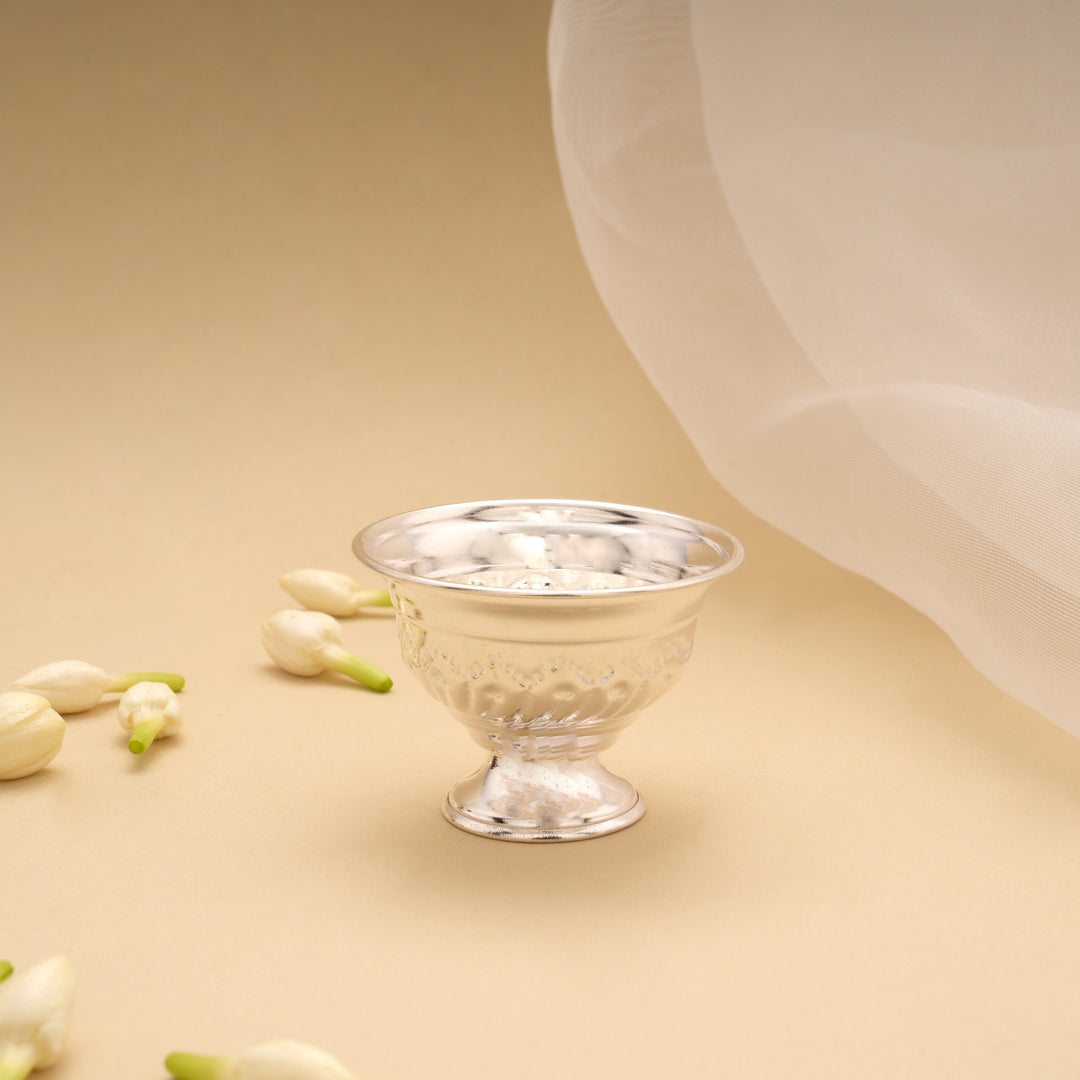Tiny Smooth Silver Santhana Pela
