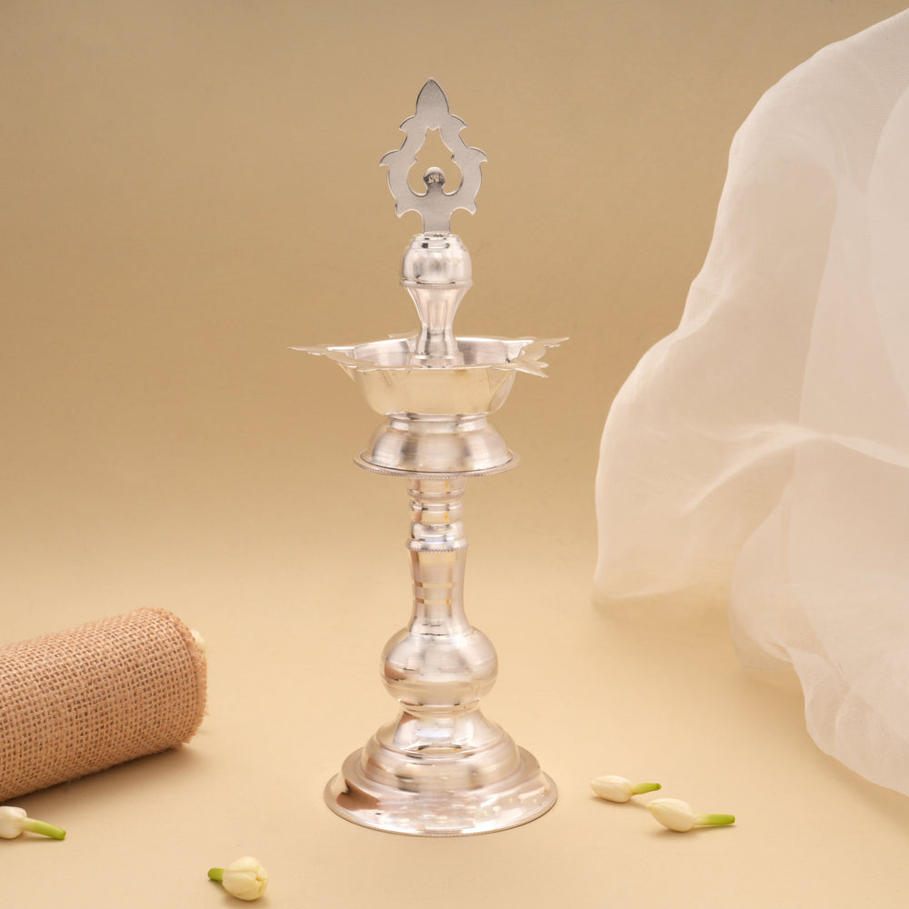 Divine Elegant Silver Kuthu Vilaku