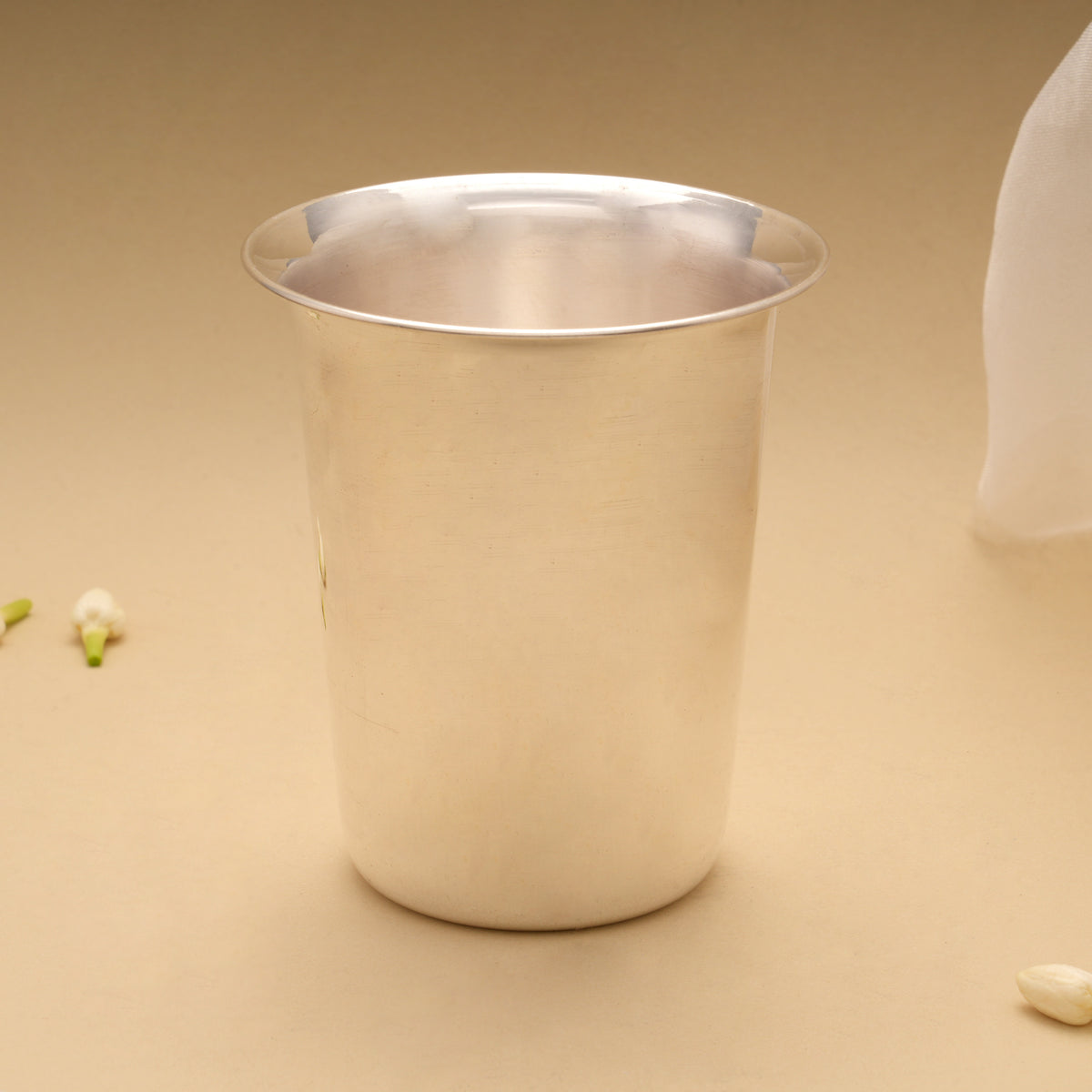 Majestic Single Leaf Design Silver Tumbler
