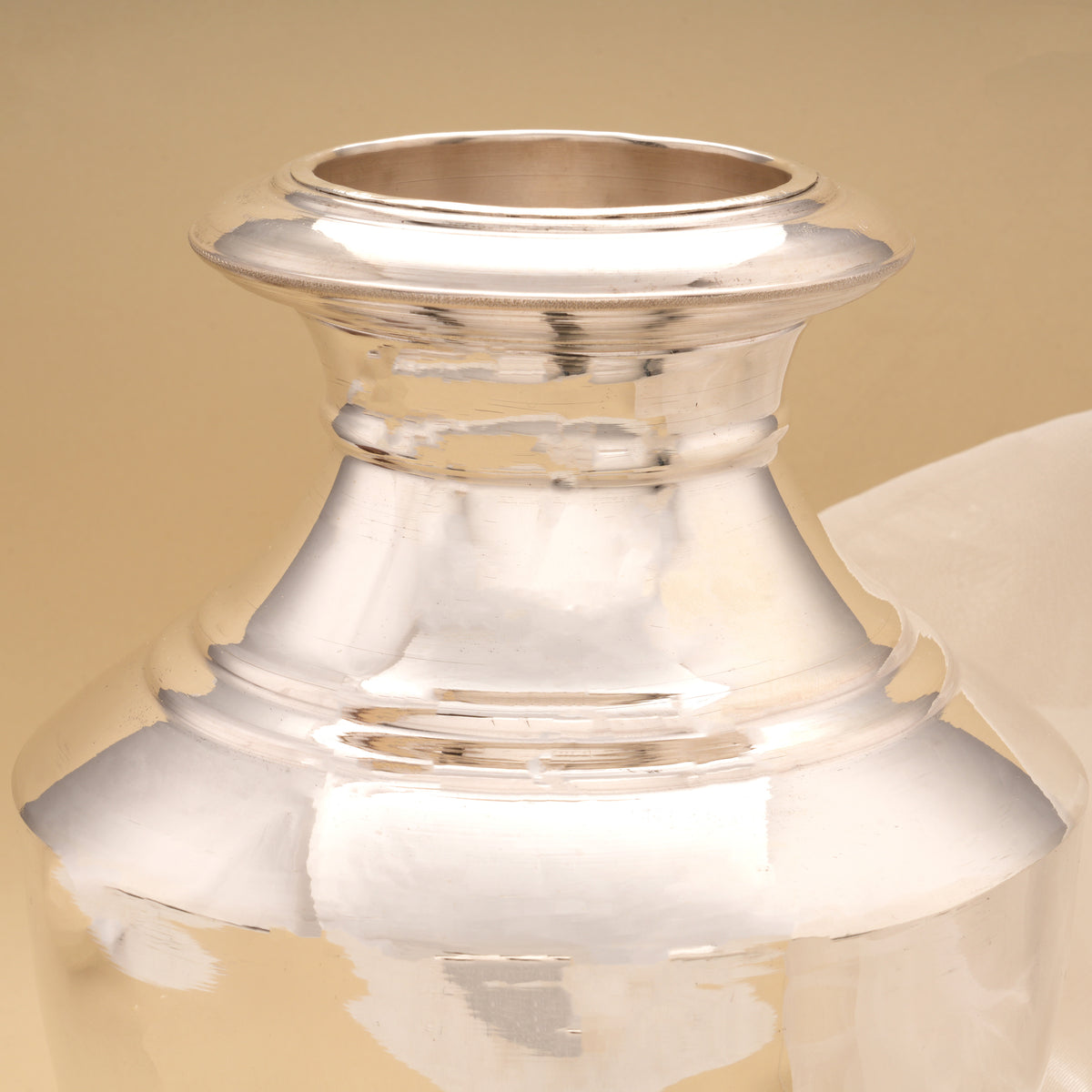 Heritage Smooth Finish Silver Kalasam