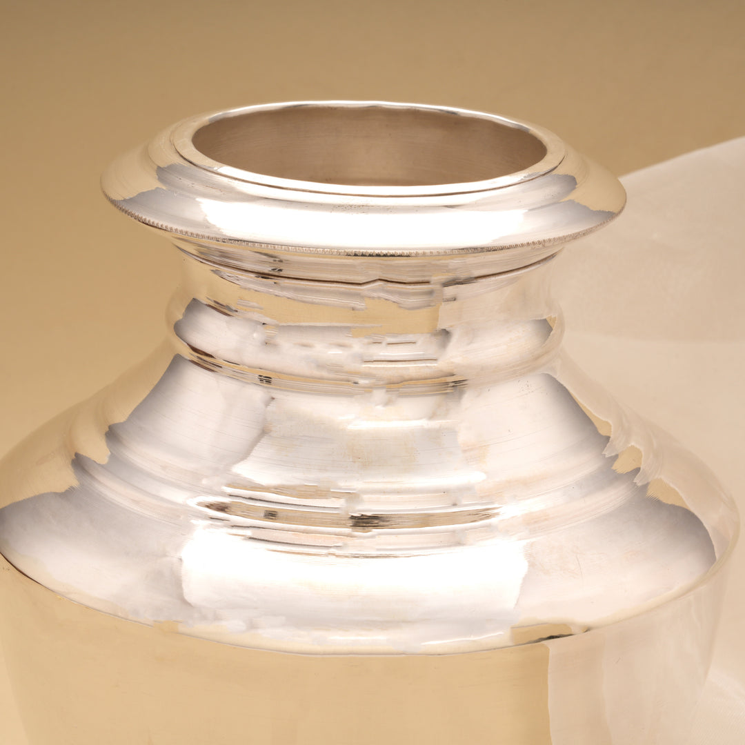 Luxury Smooth Finish Silver Kalasam
