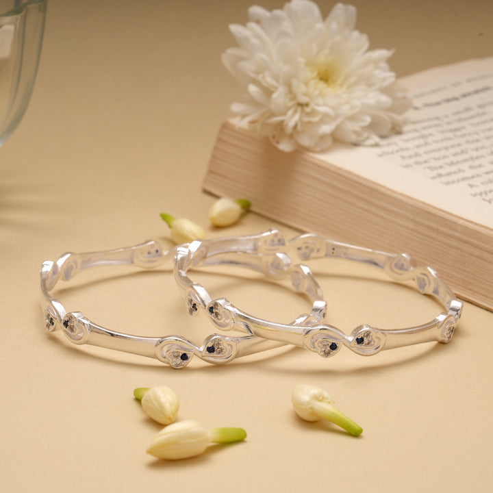 Modern Infinity Heart Design Silver Bangle