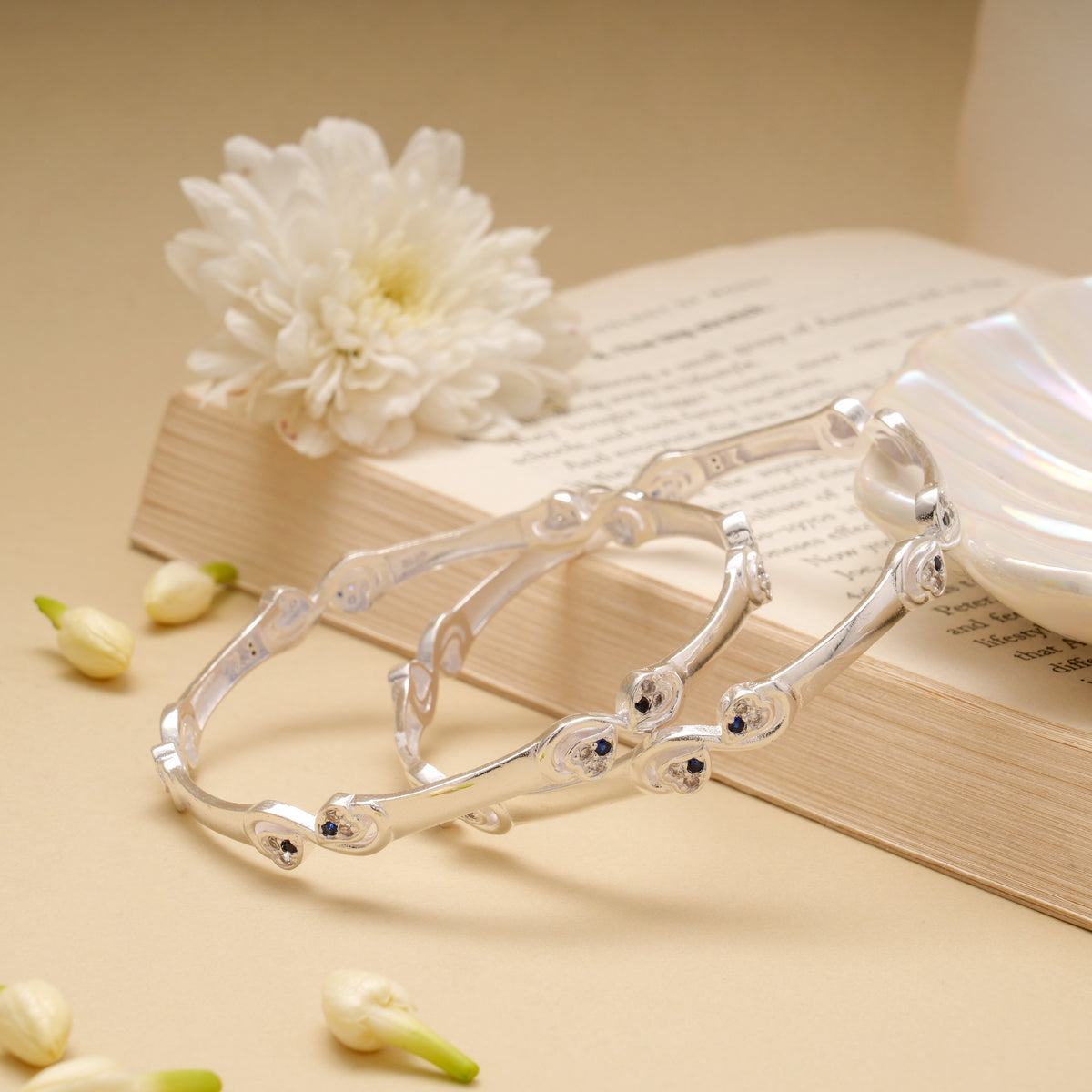 Modern Infinity Heart Design Silver Bangle