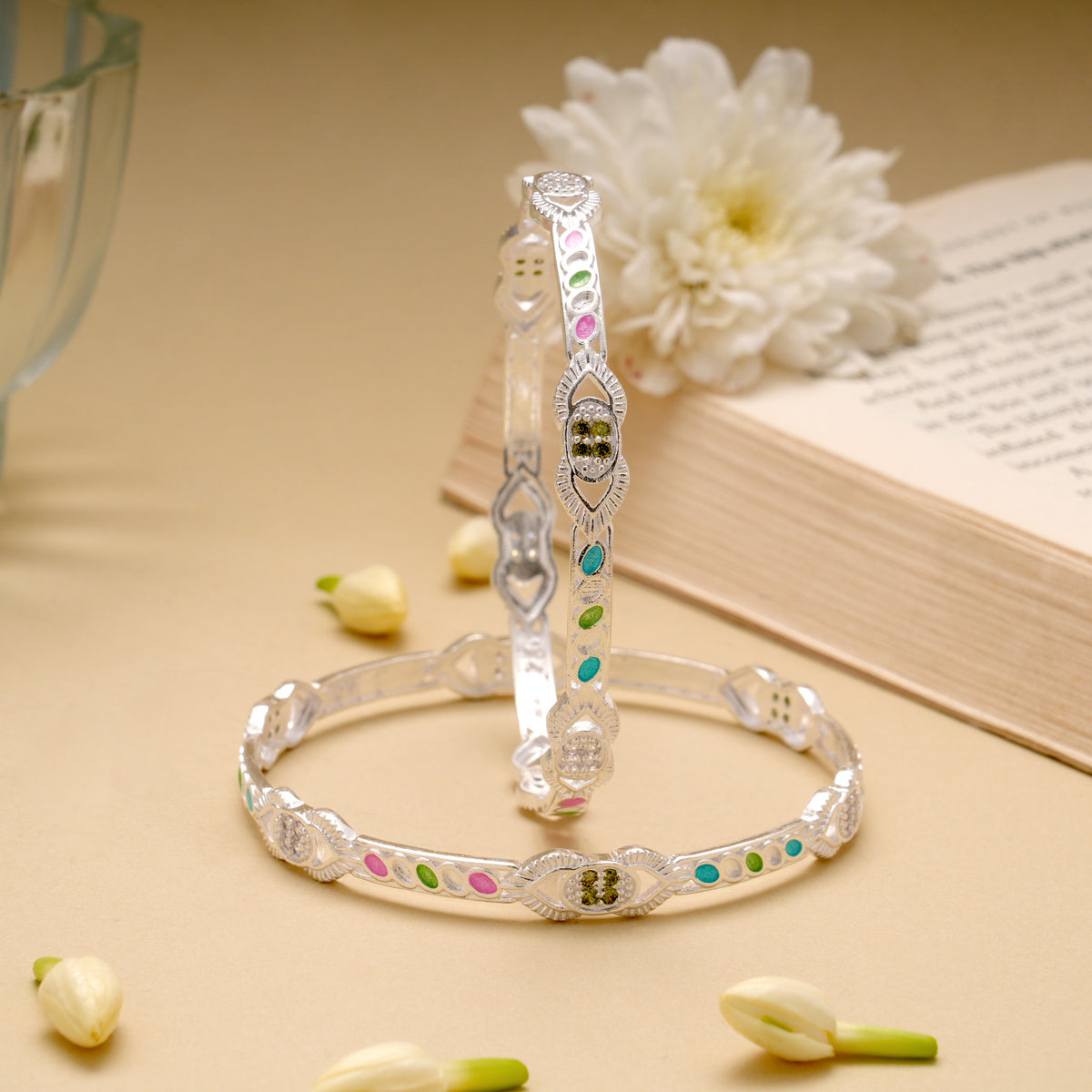 Curved Leaf Design Enamel Silver Bangle