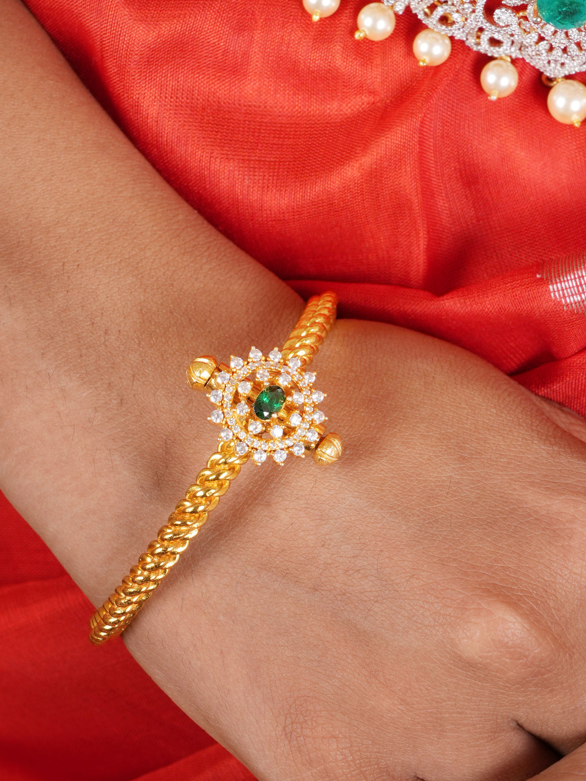 Emerald Flower Single Openable Bangle