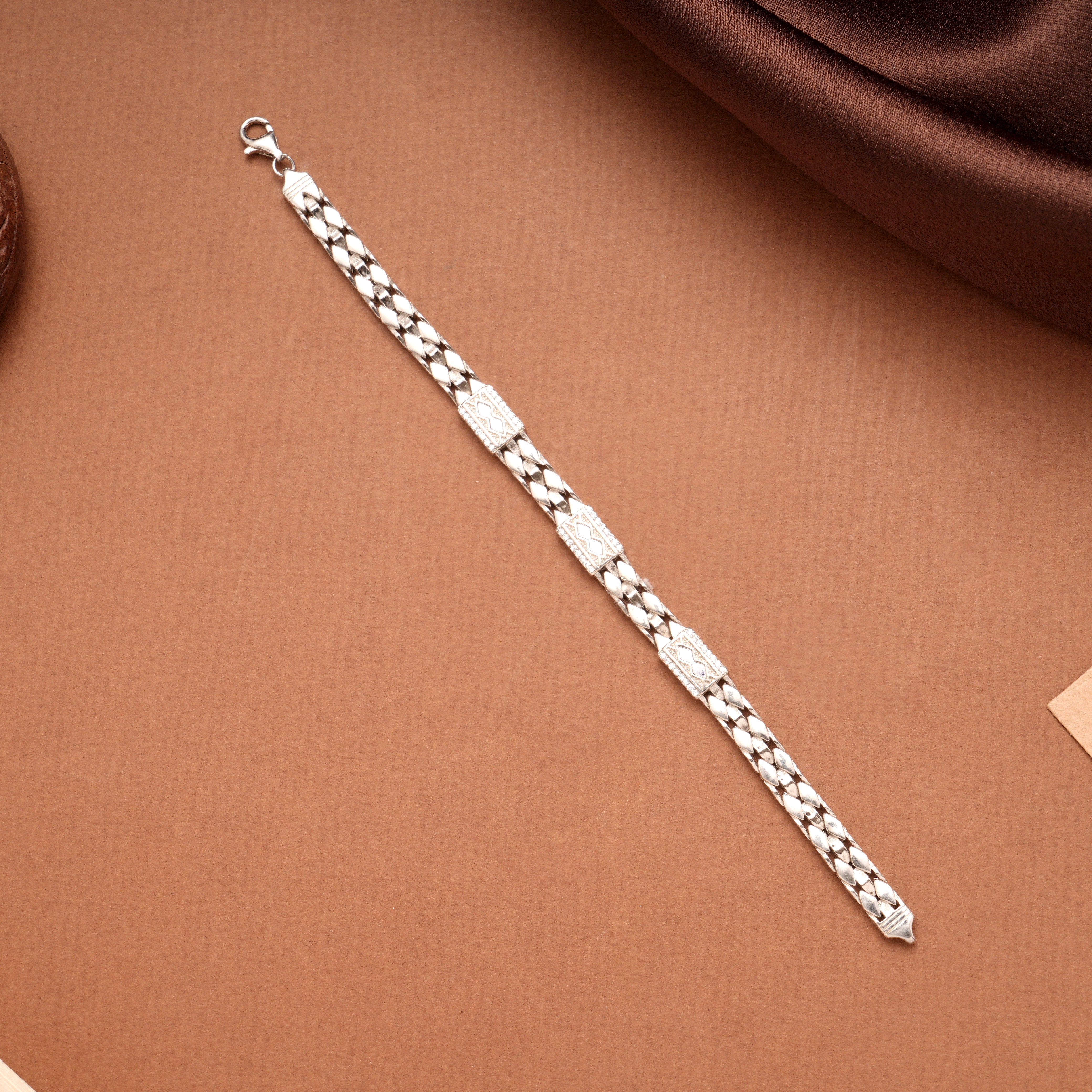 Sleek Shell Pattern Silver Men's Bracelet | Anu Jewellers – Sri Anu ...