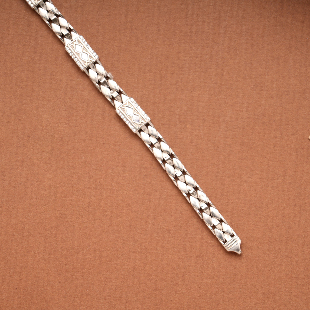 Sleek Shell Pattern Silver Men's Bracelet