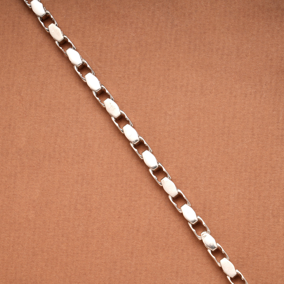 Elegant Flat Box Design Silver Bracelet