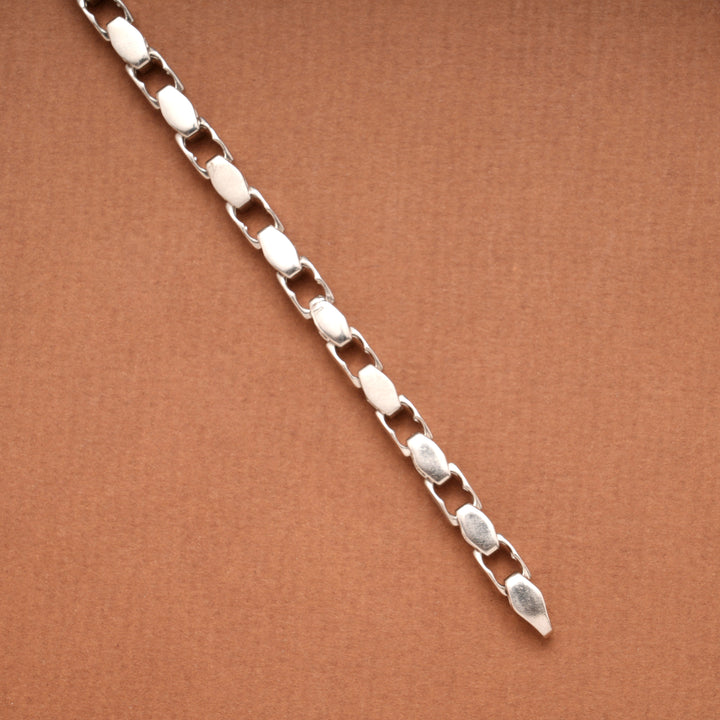 Elegant Flat Box Design Silver Bracelet