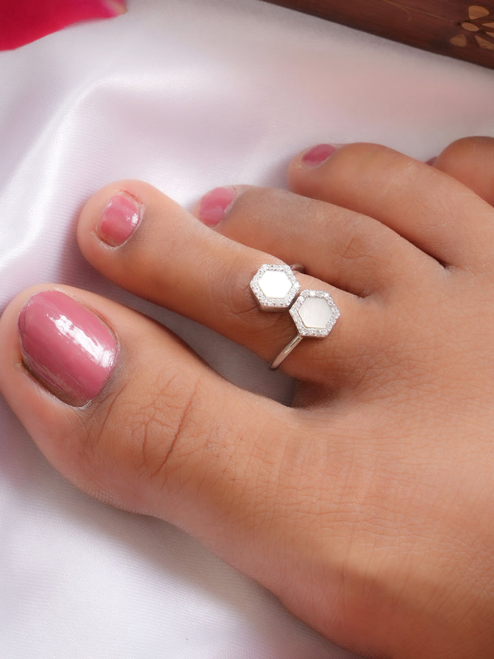 Mother of Pearl Stone Toe Ring