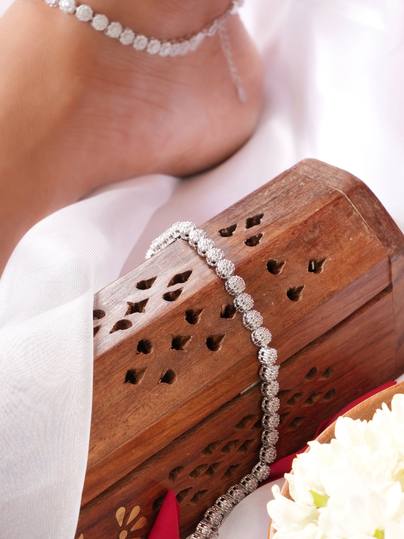 Shining Curve Link Anklet