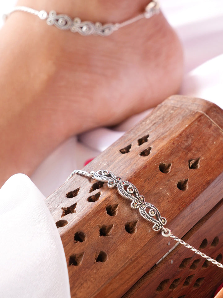 Elegant Dual Tone Charm Anklet