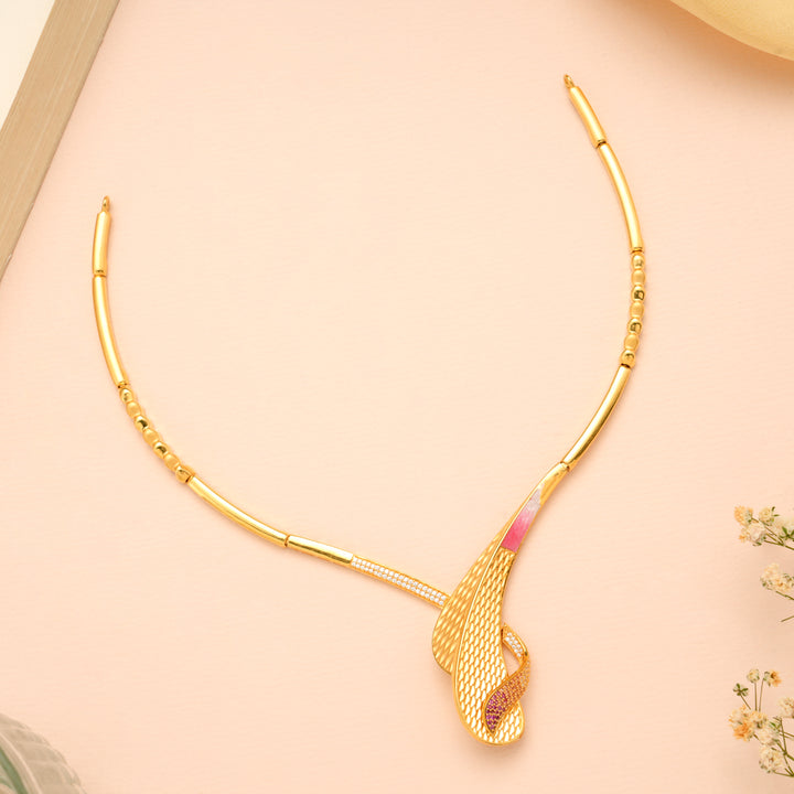 Heritage Pink Leaf Pattern Gold Casting Necklace