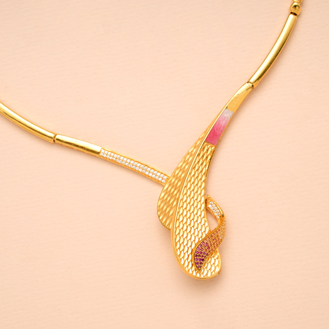 Heritage Pink Leaf Pattern Gold Casting Necklace