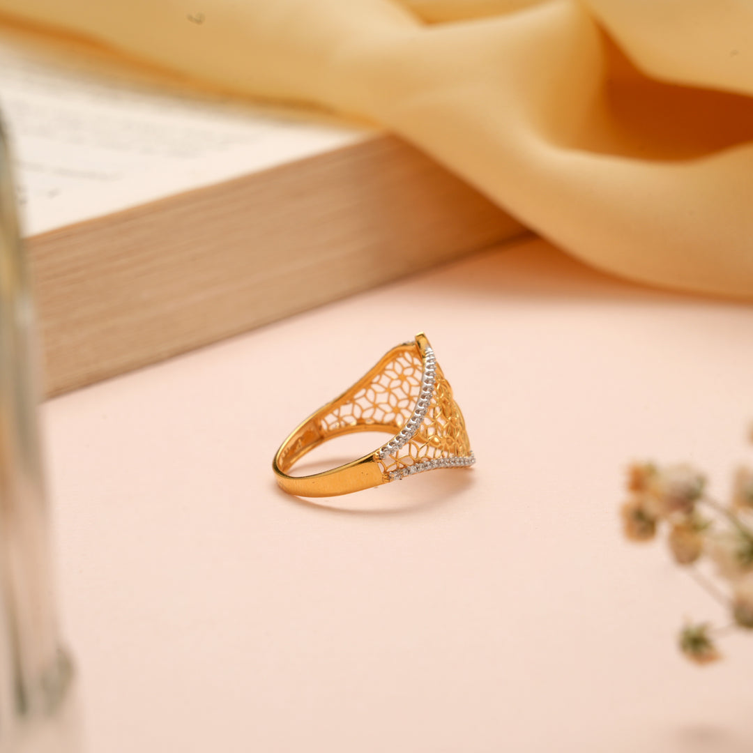 Fancy Leaf Floral Gold Ring