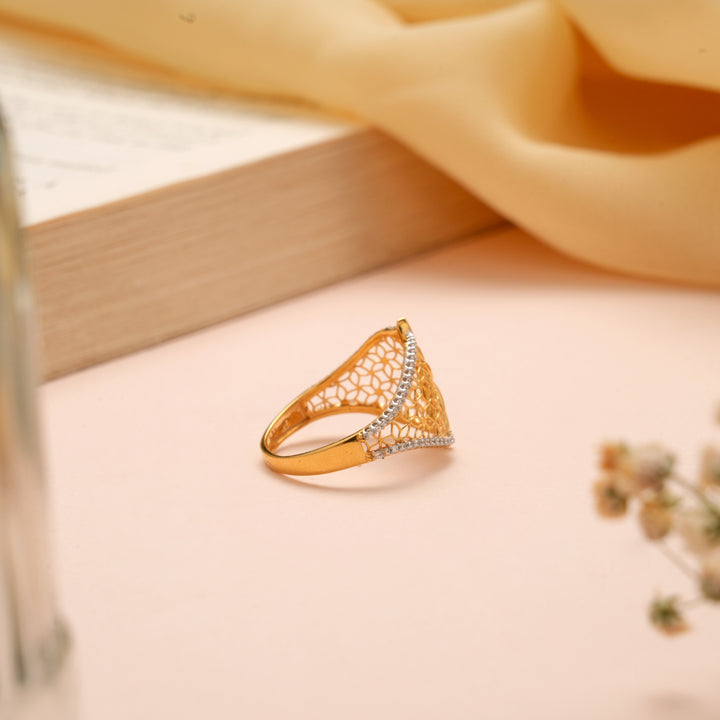Fancy Leaf Floral Gold Ring