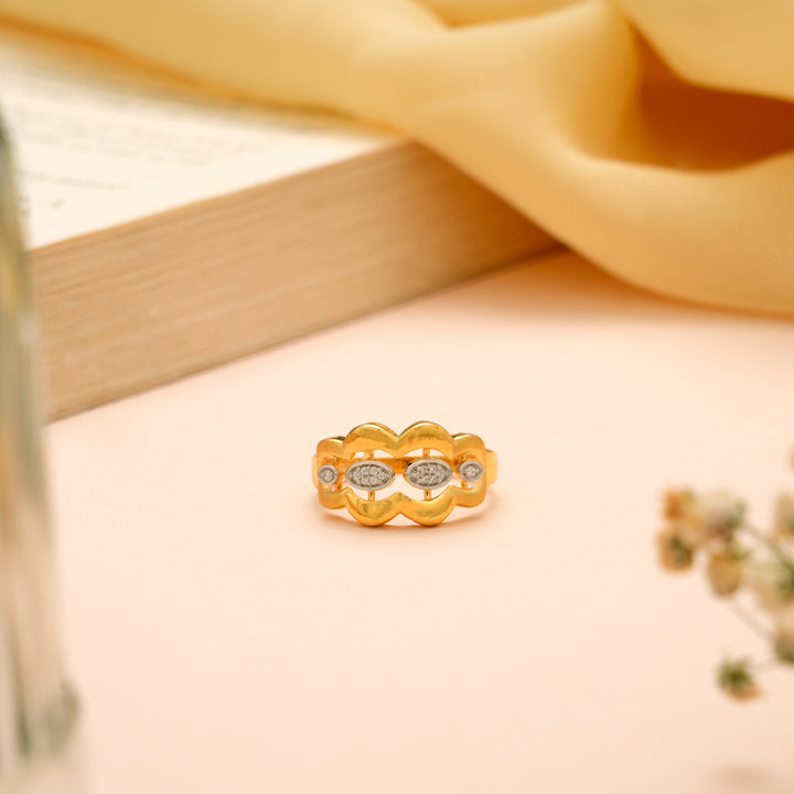 Curve Finish Oval Shape Stone Gold Ring