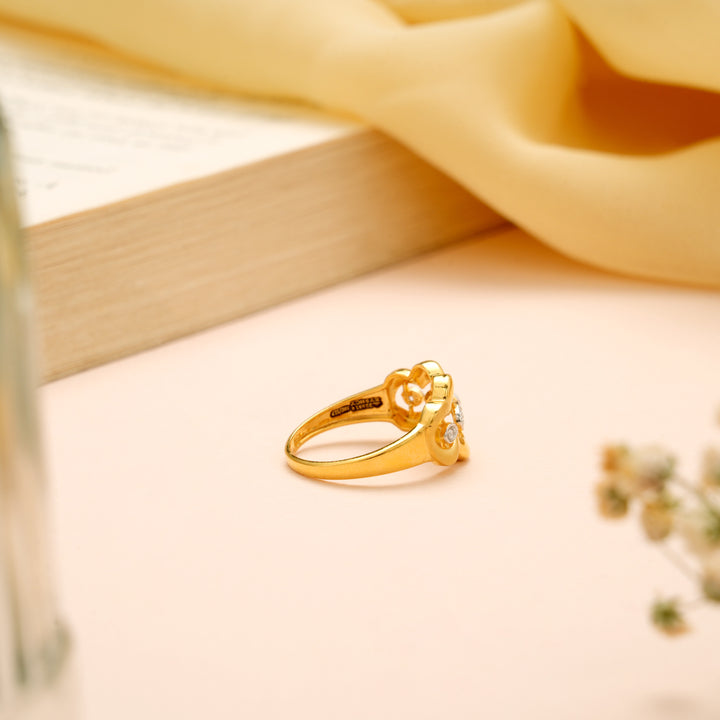 Curve Finish Oval Shape Stone Gold Ring