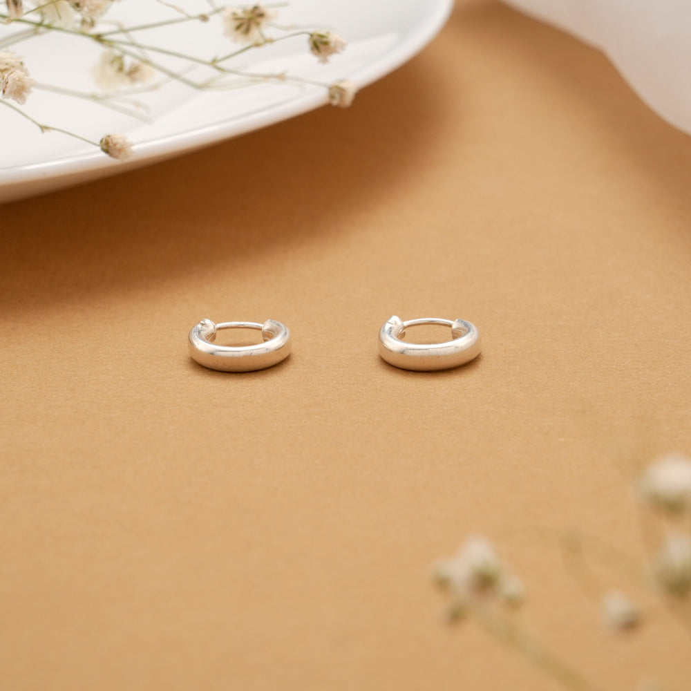 Elegant Silver Huggie Hoop Earrings