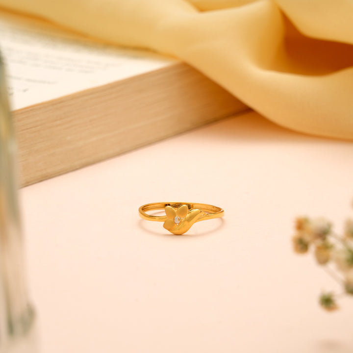 Stylish Gold Delicate Pattern Ring