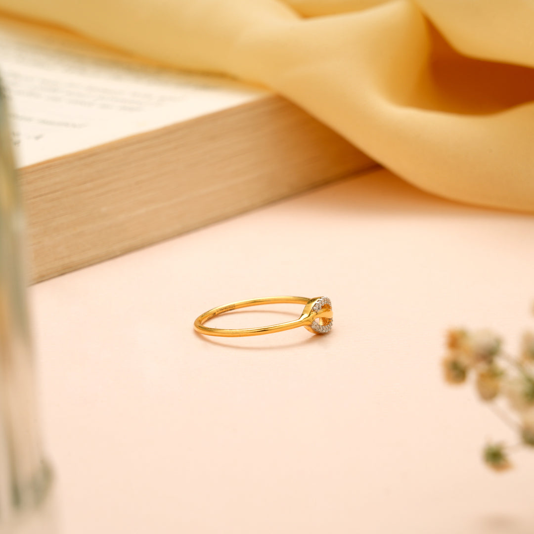Beautiful Gold Leaf Design Stone Ring