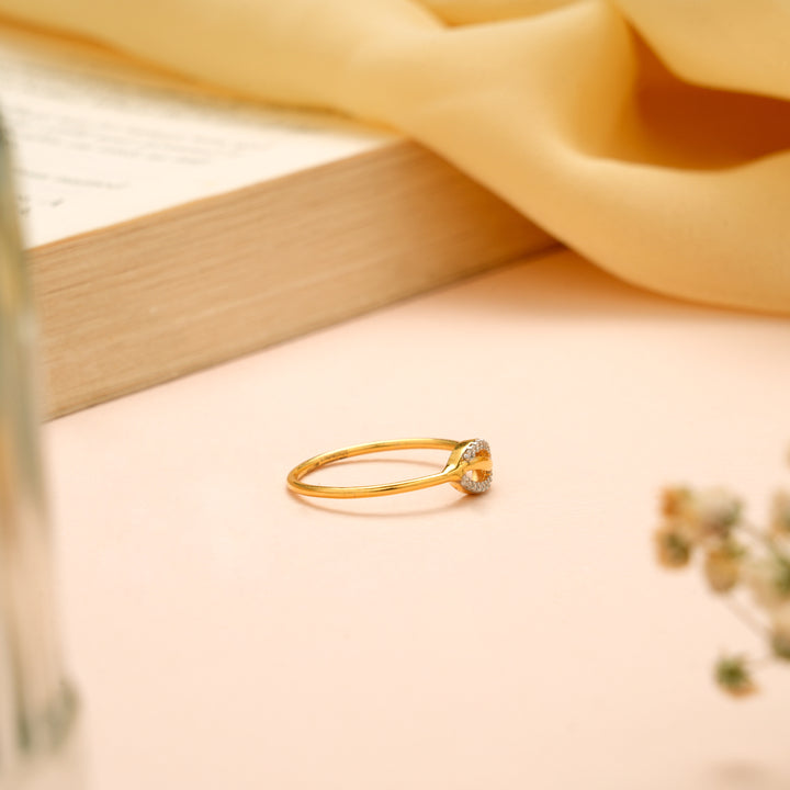 Beautiful Gold Leaf Design Stone Ring