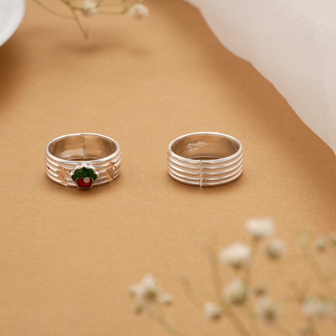 Green & Red Spring Silver Toe Ring